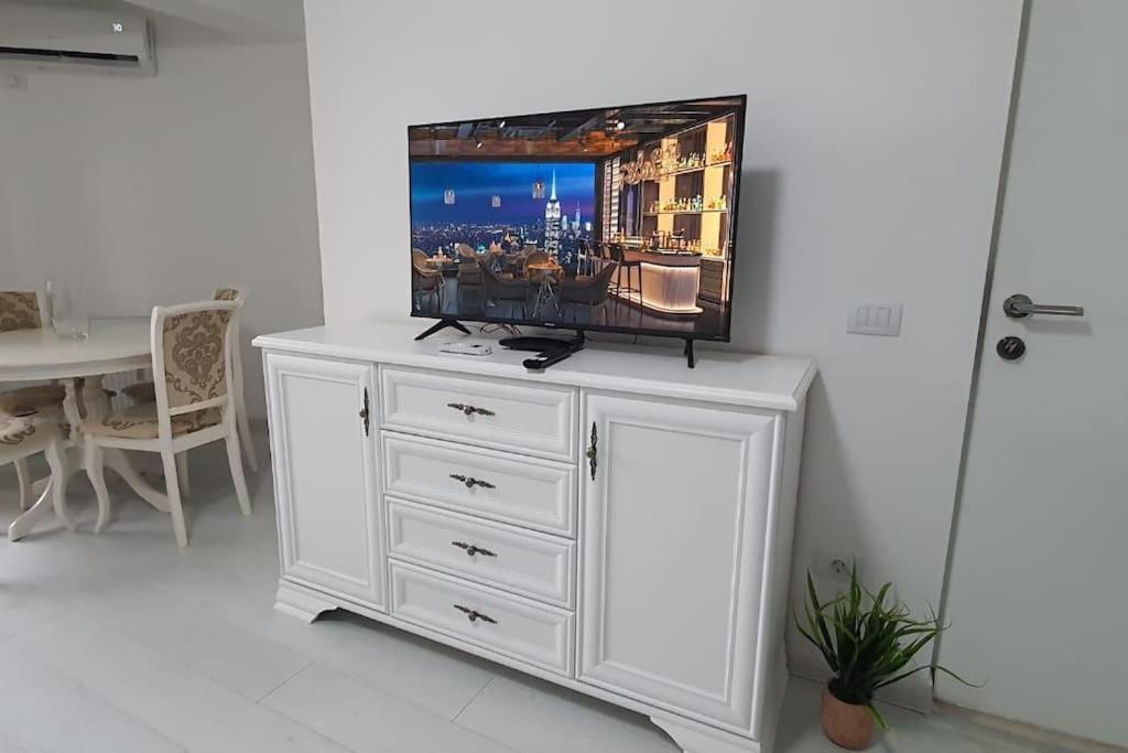Solid 11 Retreat Apartment Mamaia