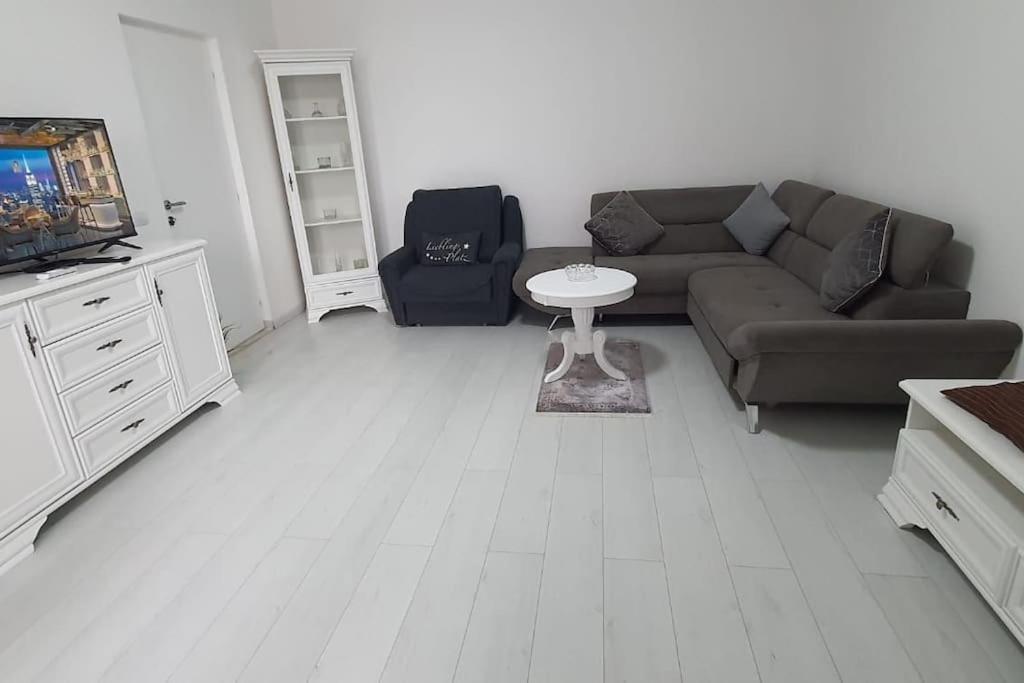 Solid 11 Retreat Apartment *